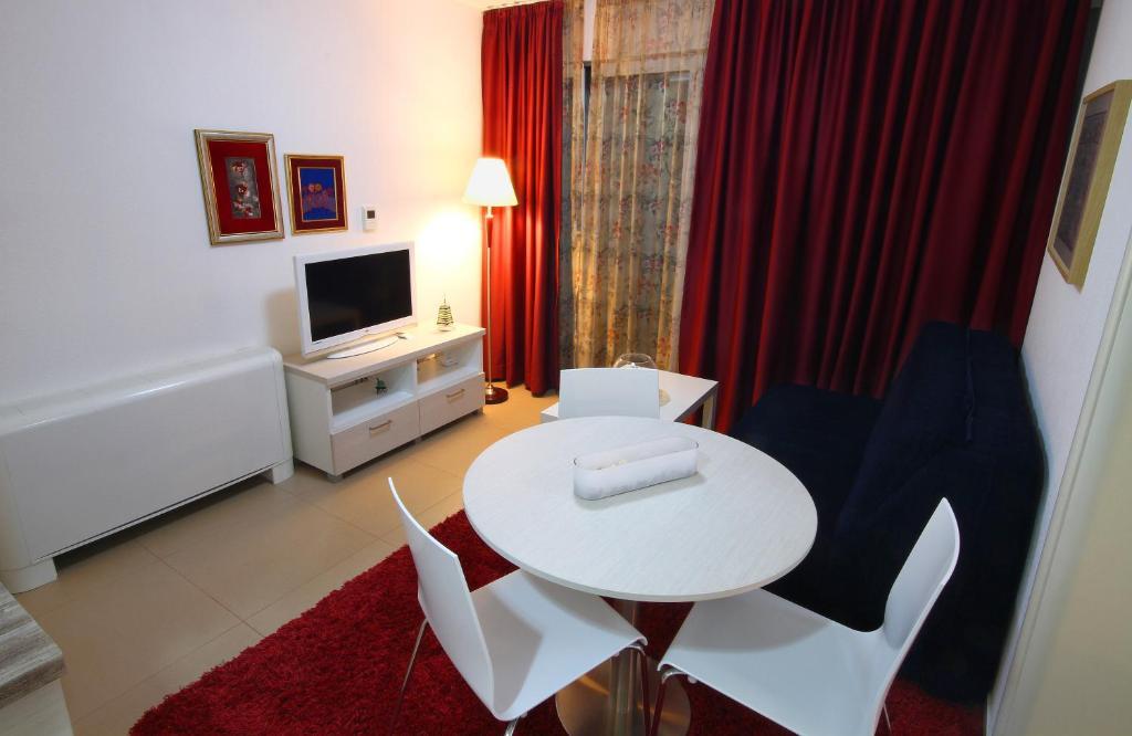 Aruba Hotel 3*