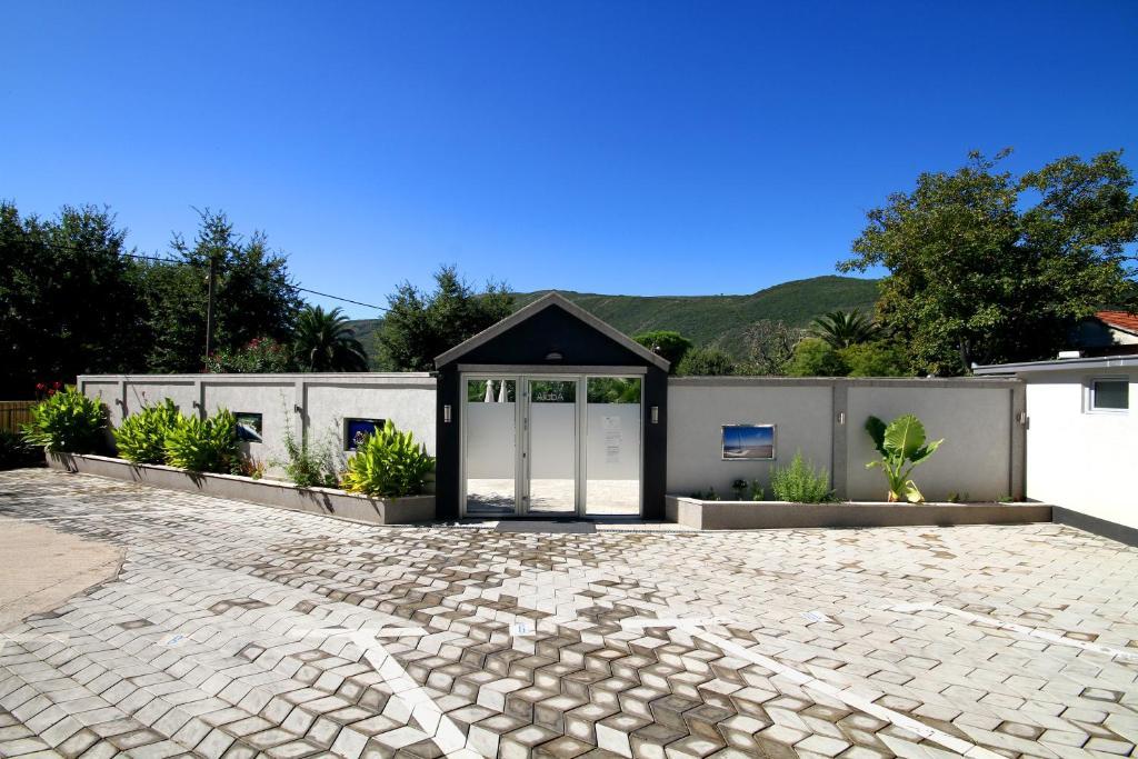 Aruba 3* Budva