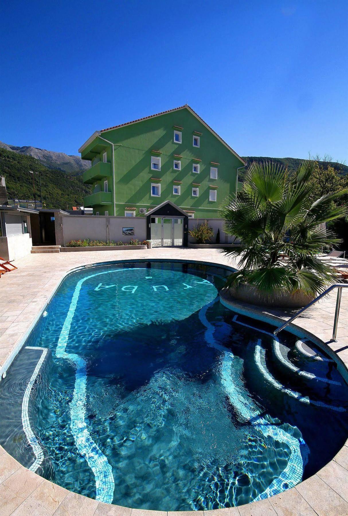 Aruba Hotel 3*